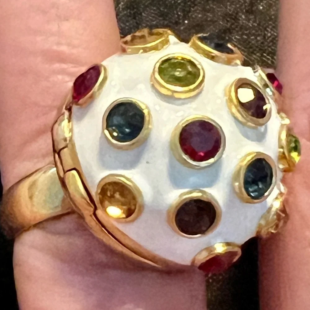 Authentic Tory Burch Gold and Cream Statement Ring Size 7